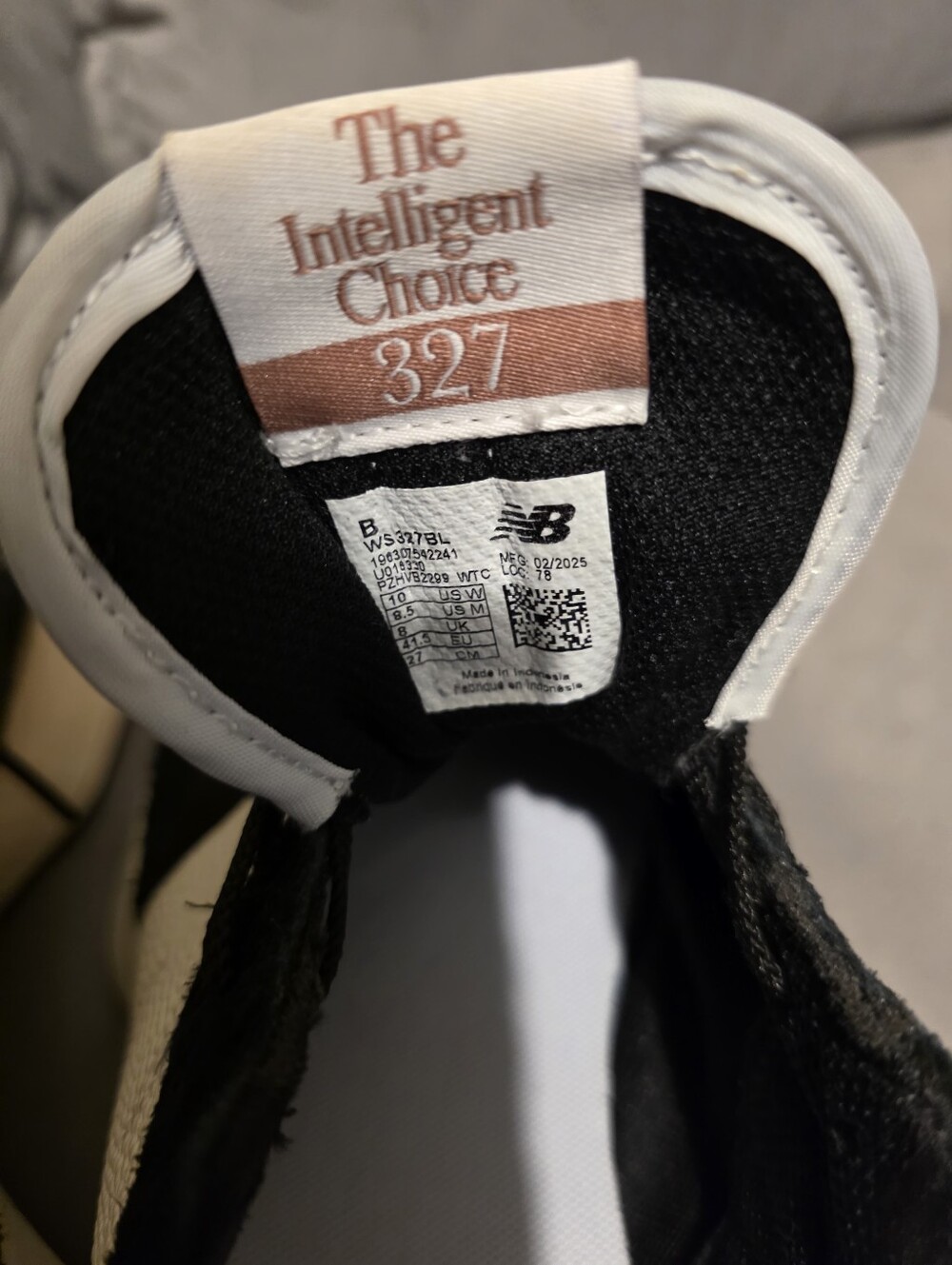 NWOT New Balance 327, Size 10, Only Tried On - Picture 3 of 7